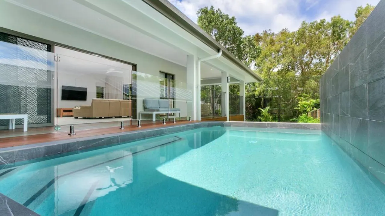 Parkview - Palm Cove Villa